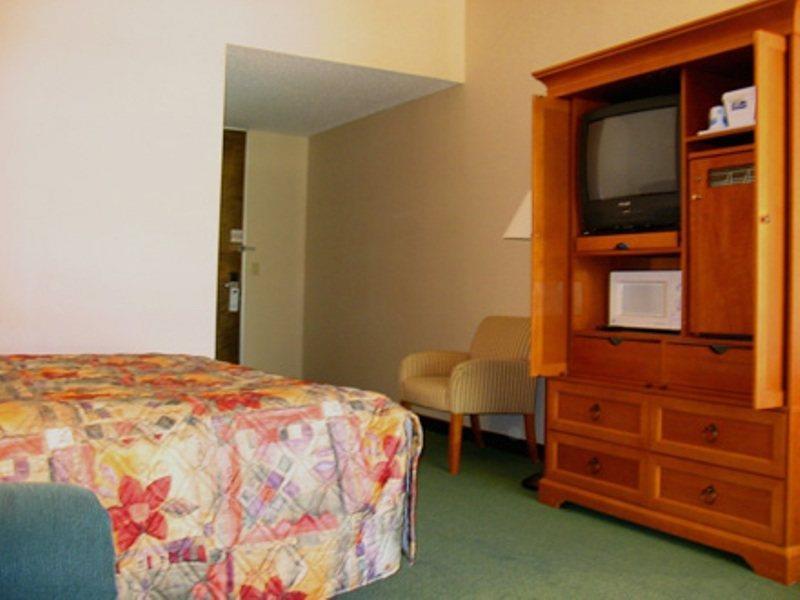 Ramada By Wyndham Albuquerque East Hotel Bagian luar foto