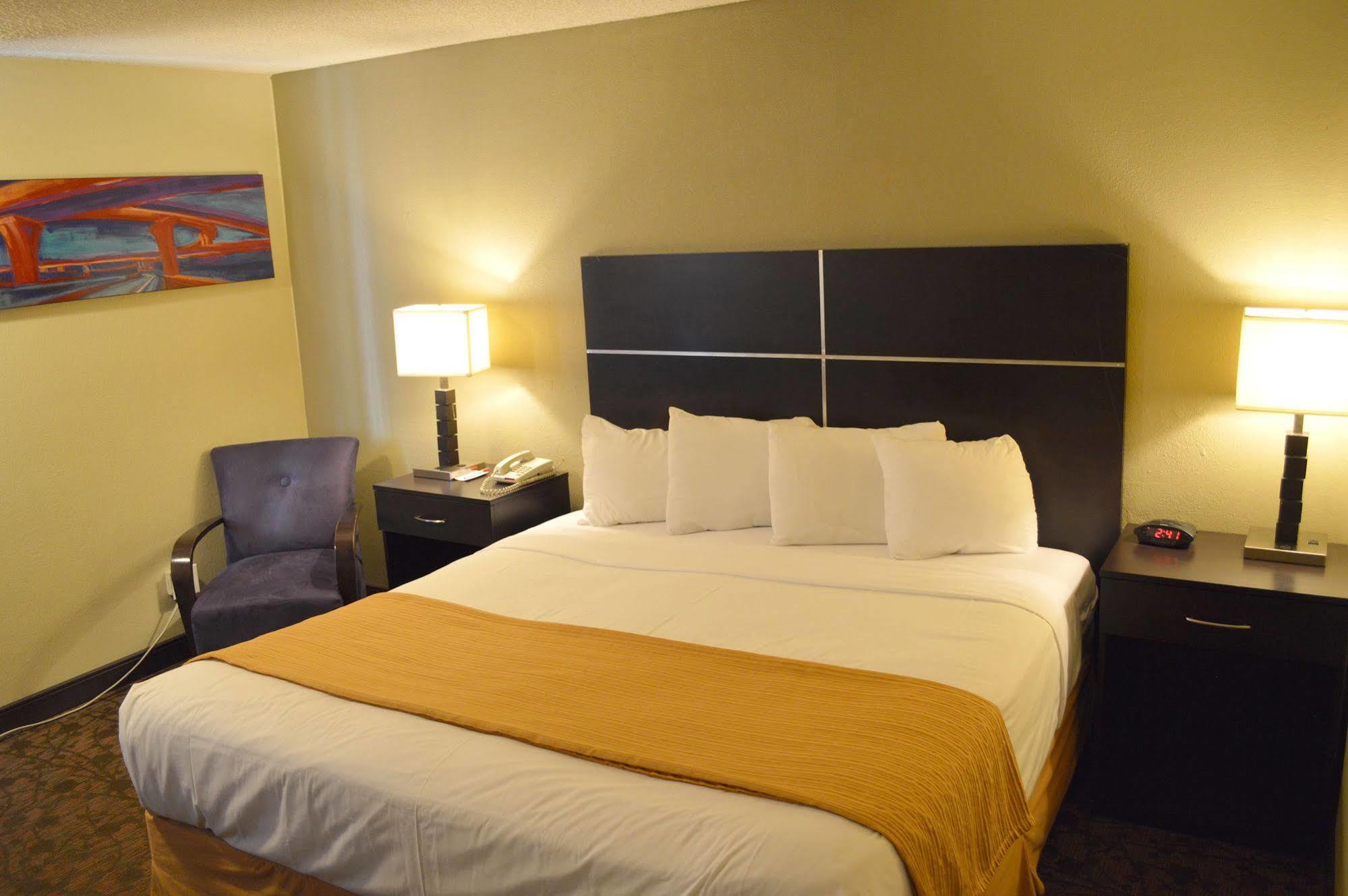 Ramada By Wyndham Albuquerque East Hotel Bagian luar foto