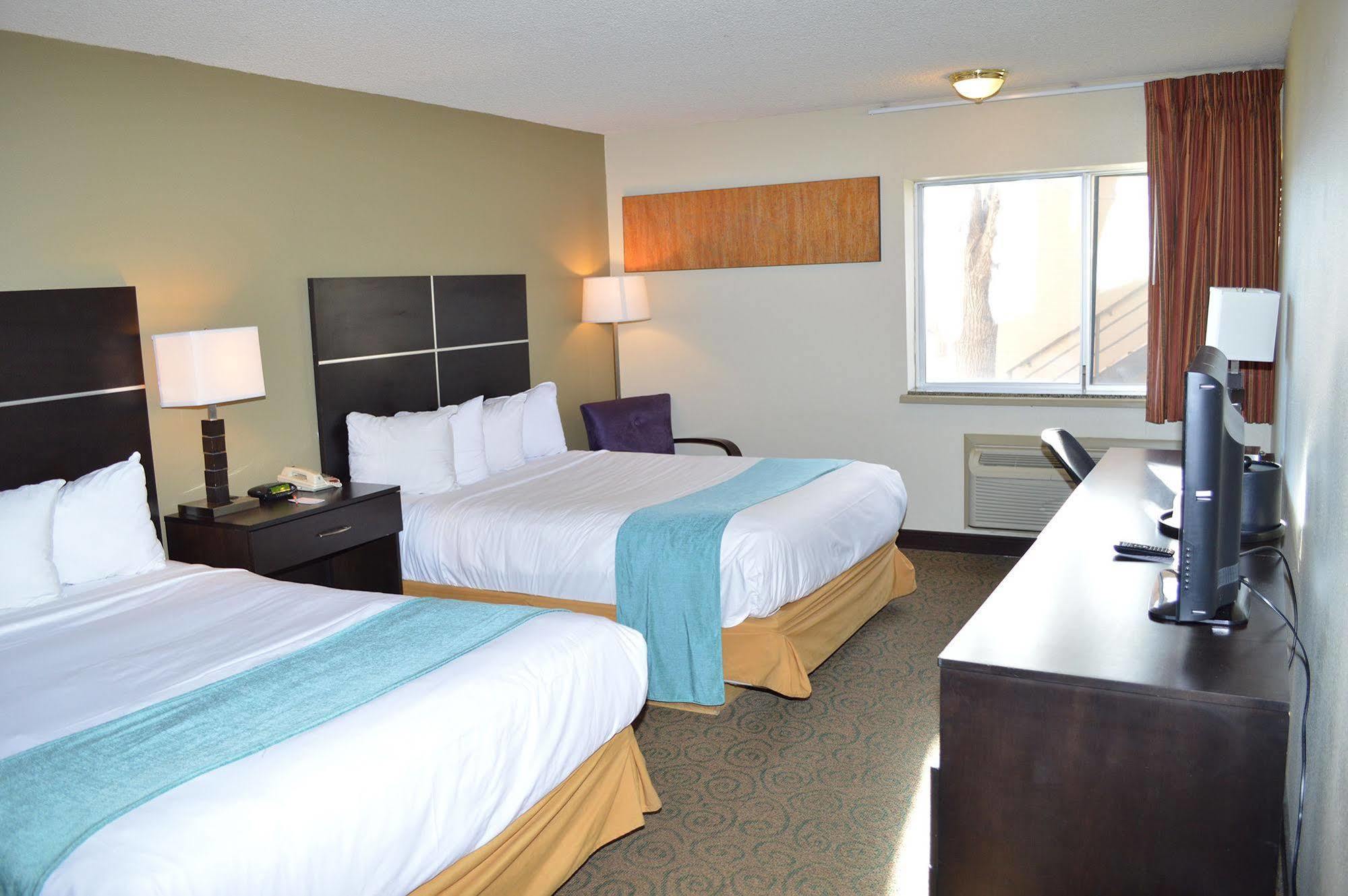 Ramada By Wyndham Albuquerque East Hotel Bagian luar foto